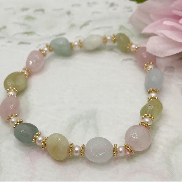 Nature Morganite Crystal with pearl bracelet - Picture 2 of 9